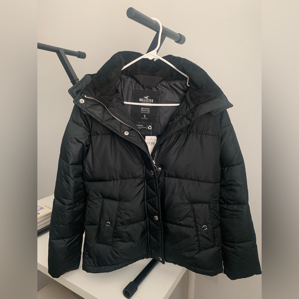 Hollister - Winter Zip Puffer Jacket